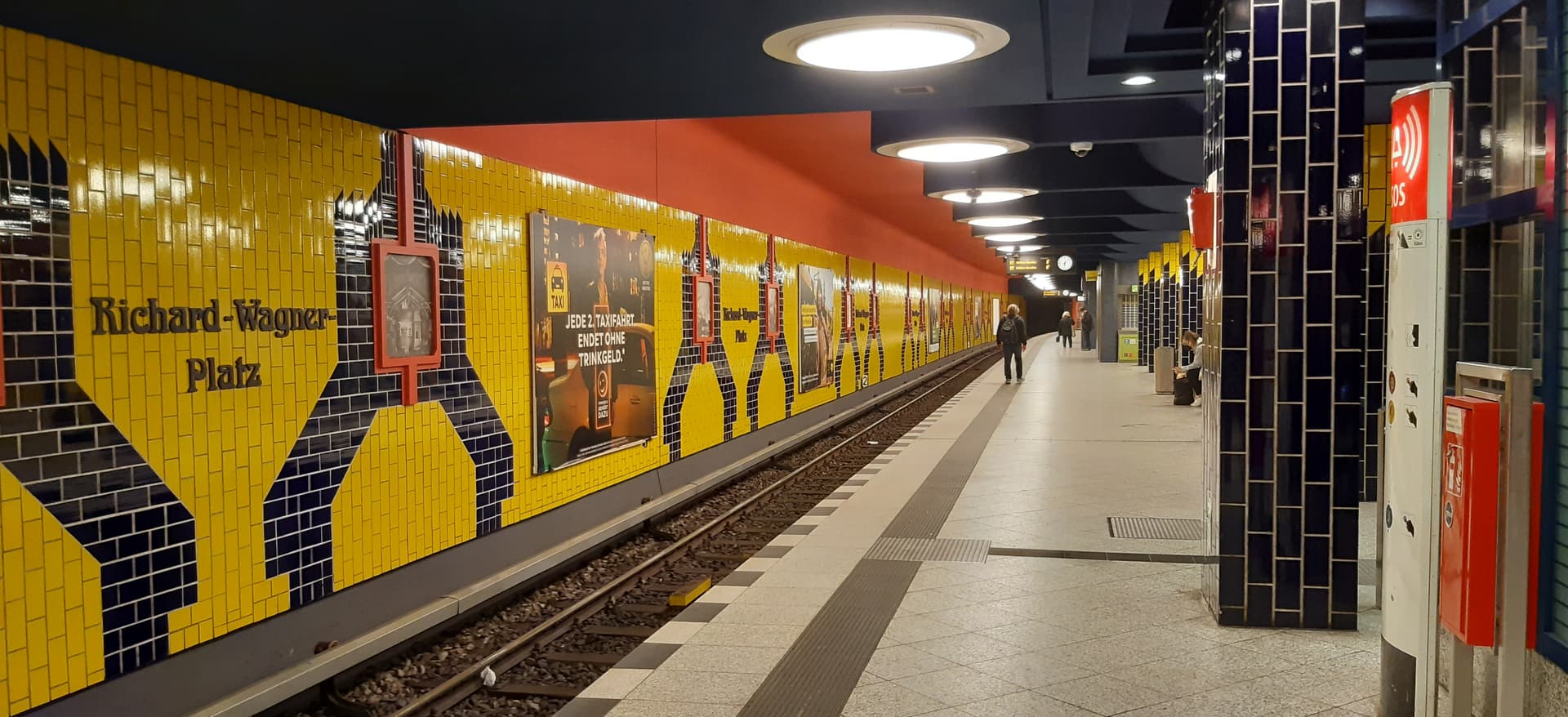 U-Bahnhof Richard-Wagner-Platz Oktober 2022 (1)