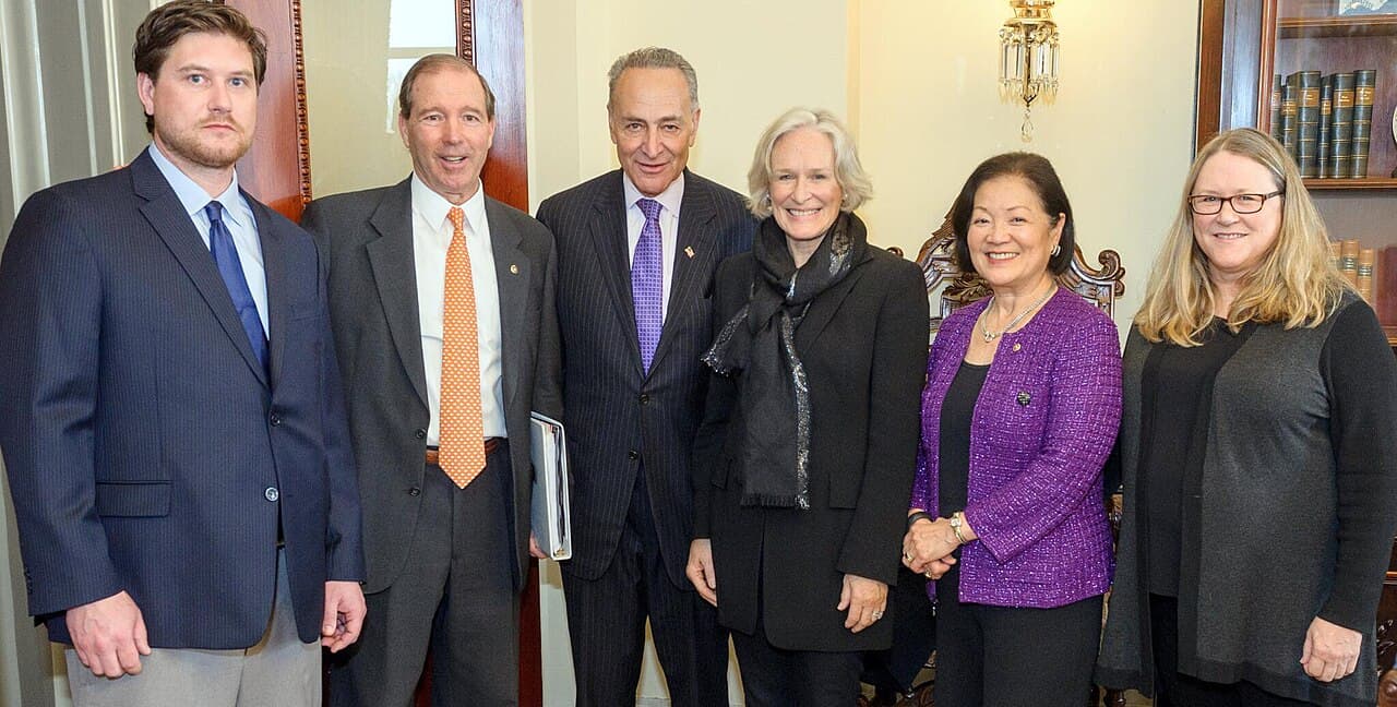 Gave my aloha to 6x #Oscar nominee Glenn Close, on the Hill to promote @BC2M & mental health awareness