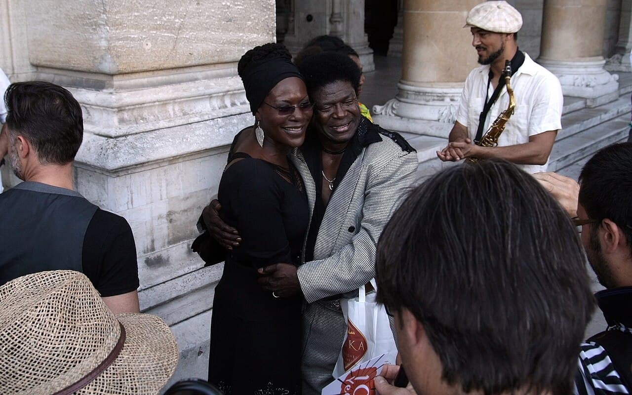 Charles Bradley & The Menahan Street Band , Jazz Fest Wien 2011 (in front of the Rathaus in Vienna ).