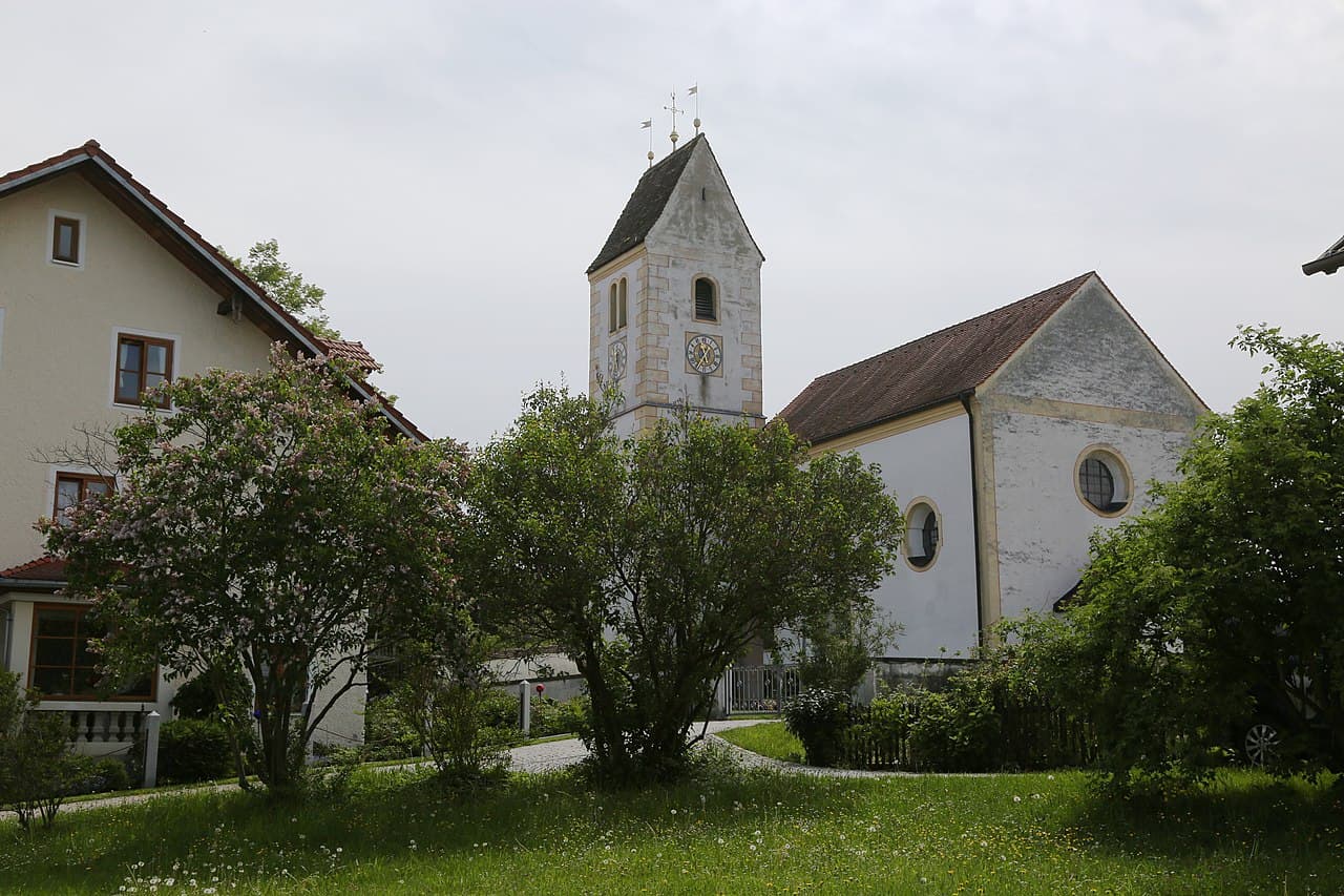 Marnbach ist ein Dorf im Landkreis Weilheim-Schongau und wurde als Ortsteil der Kreisstadt Weilheim eingemeindet. Das…
