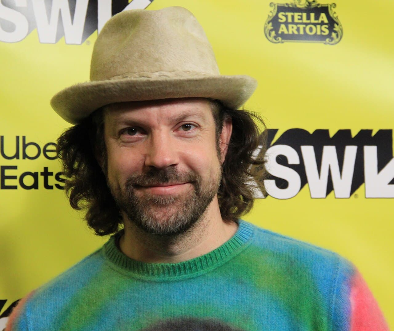 Photograph illustrating Jason sudeikis