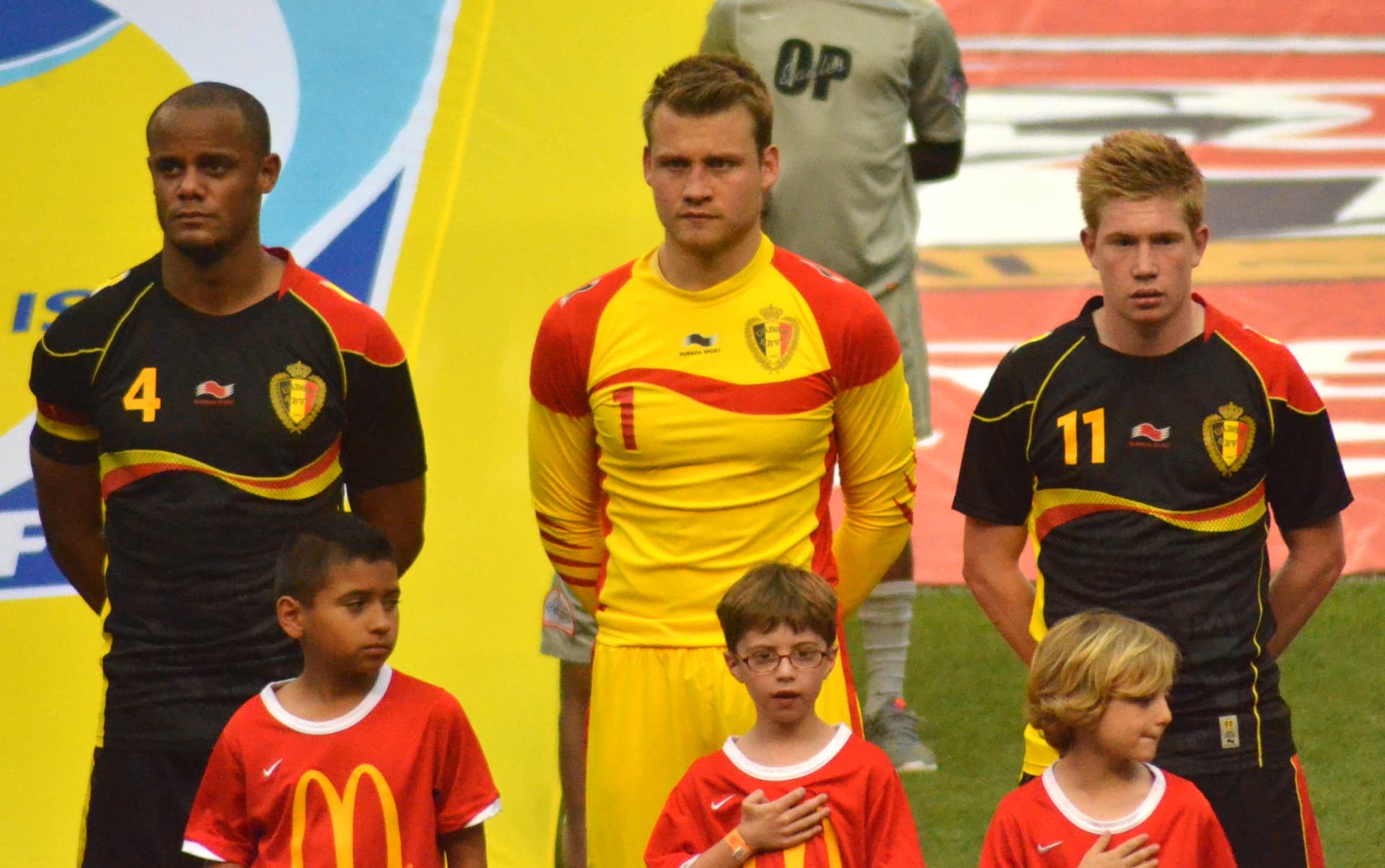 Vincent Kompany Simon Mignolet Kevin De Bruyne vs USA