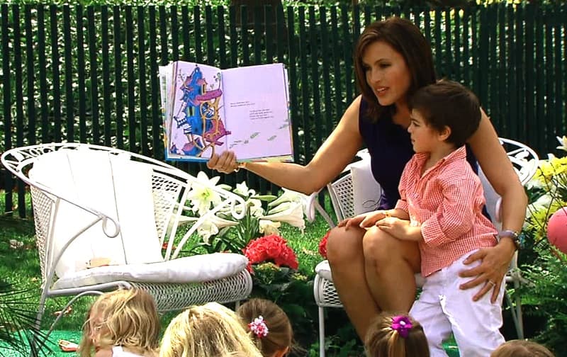 Actress Mariska Hargitay reads " Oh, the Places You'll Go! " by Dr. Seuss at the 2010 White House Easter Egg Roll.