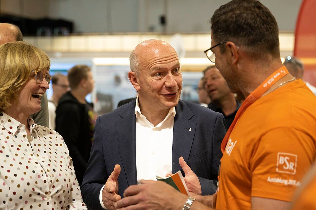Bürgermeister Kai Wegner, Leiterin der Regionaldirektion der Arbeitsagentur, Ramona Schröder; Berliner Azubimesse im…