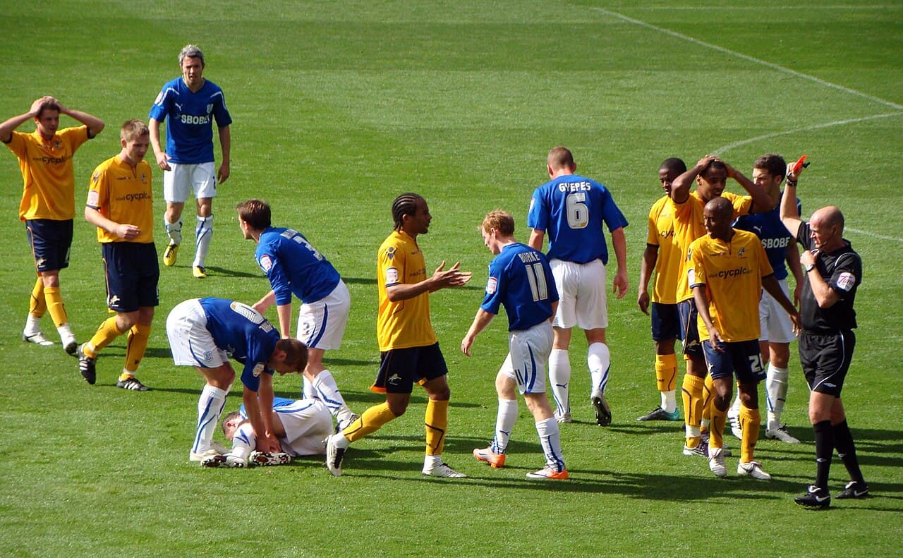 Liam Trotter Gets the Red Card, 25/09/10 Cardiff v Millwall, Championship, Cardiff City Stadium, Cardiff, Wales